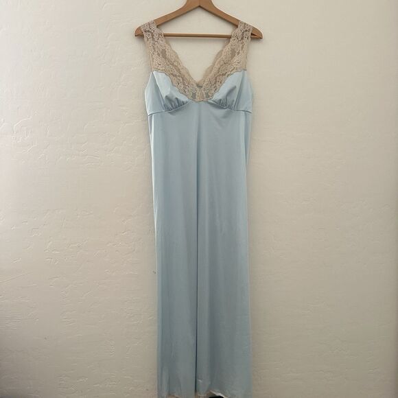 VINTAGE BLUE w/BEAUTIFUL LACE VANITY FAIR WOMENS LONG NYLON NIGHTGOWN 36 M GOWN - Picture 1 of 13